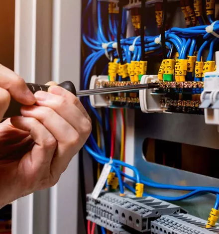 বাণিজ্যিক বিদ্যুৎ